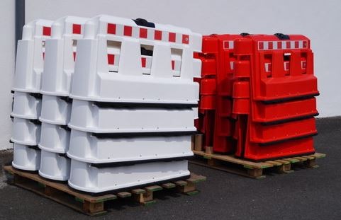 Fahrbahnteiler TEMKA-WALL mit Sichtzeichen