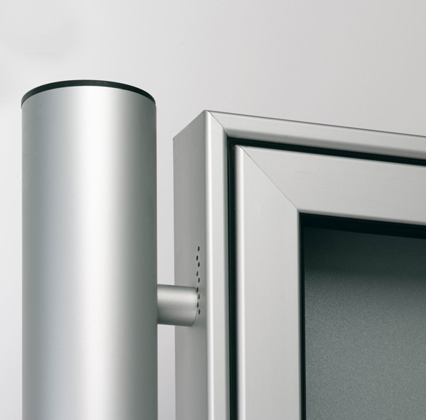 Ständer aus Aluminium für Schaukasten TN, zum Einbetonieren