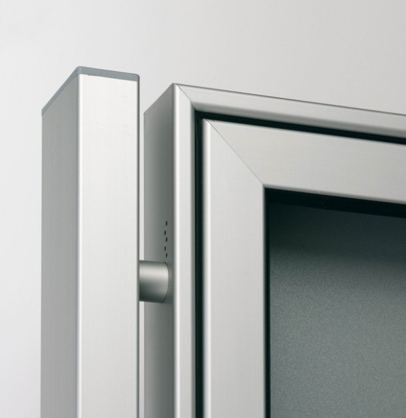 Ständer aus Aluminium für Schaukasten TN, zum Einbetonieren