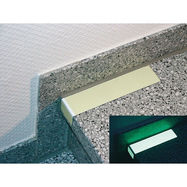 Langnachleuchtende Treppenwinkel mit Richtungspfeil